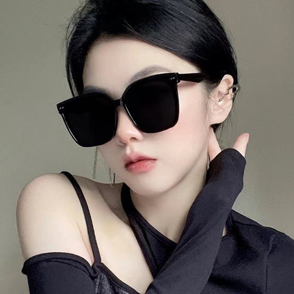 Women's sunglasses sunshade high-end sense Joker cute sweet beauty trendy sunglasses net red makeup artifact glasses wholesale