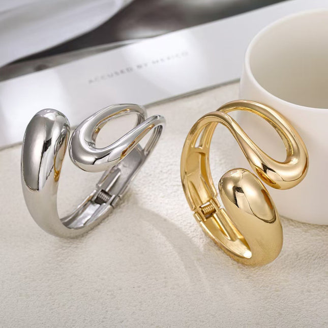 European and American Cross-Border New High-End Retro Alloy Exaggerated Irregular Unilateral Hollow Open Bracelet