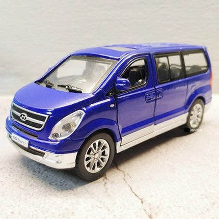 1:32 Hyundai H-1 Grand Starex MPV Alloy Car Model Diecast Metal Toy Car Model High Simulation Sound and Light Childrens Toy Gift