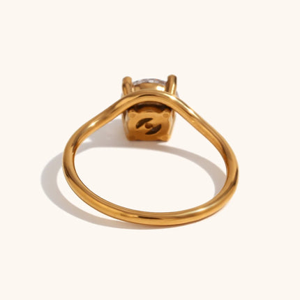 La. Muses Sparkling Luxury Water Drop Shaped Cubic Zirconia Stainless Steel Women's Ring 18K Gold Plated Waterproof Jewelry Gift