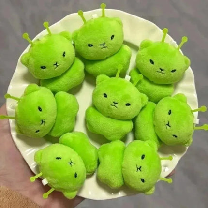 Green Alien Cat Plush Keychains Mini Galaxy Style Furry Pendant for Couples Cute Cartoon Handbag Backpacks Key Chain Decor Gifts