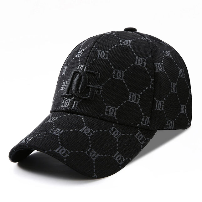 The New Korean Version of the Printed Letter Embroidered Cap, a Trendy All-Match Big-Head Baseball Cap for Men and Women That Makes the Face Look Smaller