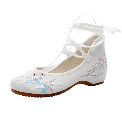 Fashion Embroidery Chinese Style Low-heel Women Shoes Elegant Casual Zapatos Vintage Woman Cloth Single Shoes Ethnic Style