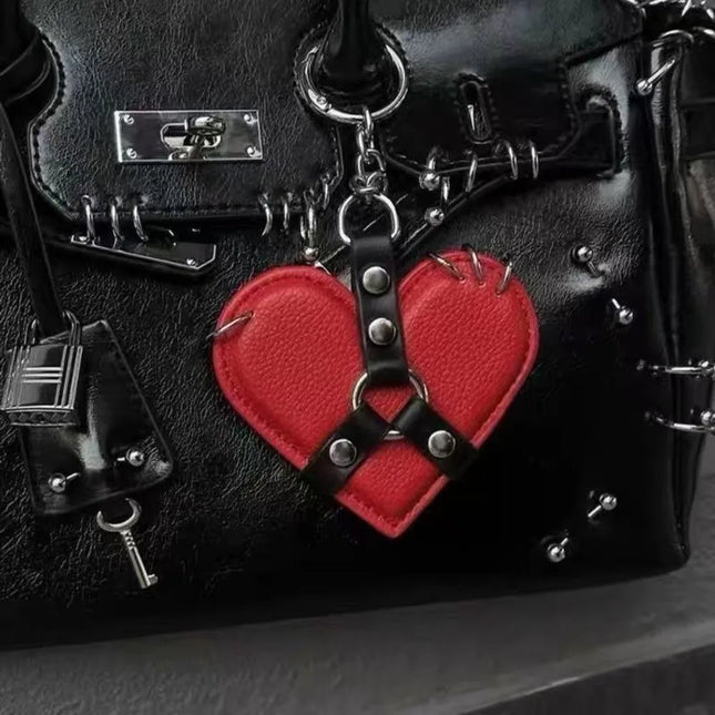Fashion Y2K Rivet Heart Bag Charm Punk Gothic Leather Heart Keychain Black Red Bag Pendant Bag Hanging