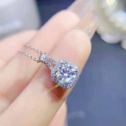 Sterling Silver 925 Moissanite Pendant Necklace For Women Trendy Design D Color VVS Pass Diamond Test Jewelry Gift GRA