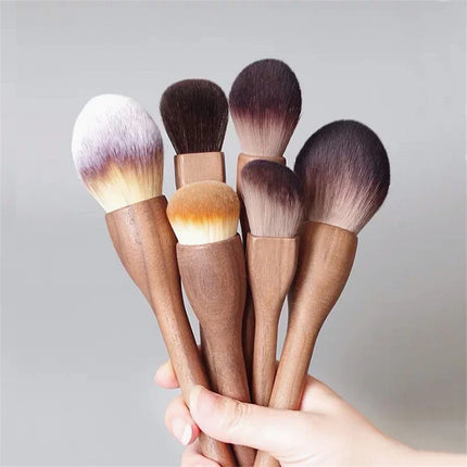1Pcs European Vintage Wood Handle Makeup Brush High Quality Walnut Loose Powder Blush Foundation Contour Brush Super Soft