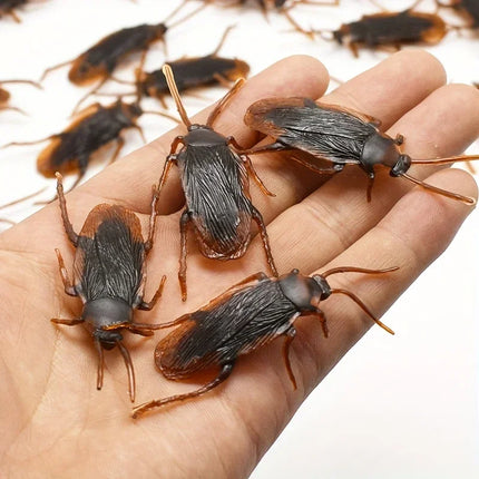 50/100pcs Artificial Cockroach Realistic Fake Roach Insects Novelty Trick Props Prank Toy Gags Practical Jokes Toys for Kids