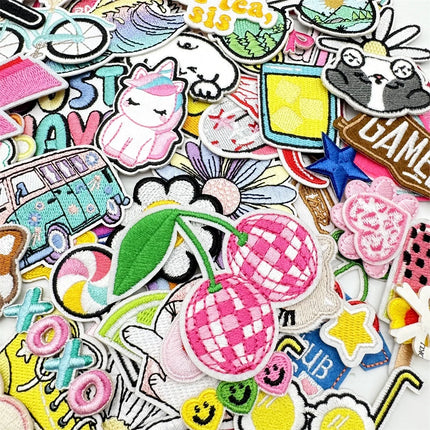 50/100pcs Random Assortted Embroidery Patches Cartoon DIY Iron on/Sew on Patches Stickers Applique for Clothes Dresses Hat Jeans