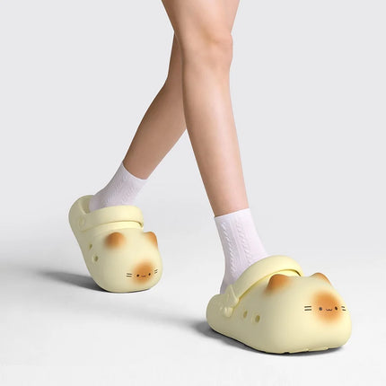 Cute Red Apple Slippers Slides Shoes Adults Fashion Fruit Mules Shoes New Woman Soft EVA Non Slip Comfort Home Slippers Women