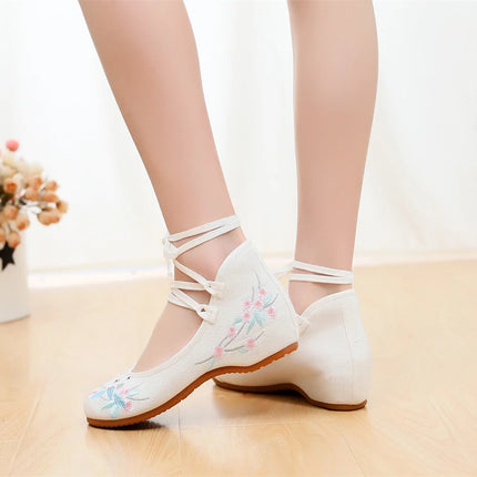 Fashion Embroidery Chinese Style Low-heel Women Shoes Elegant Casual Zapatos Vintage Woman Cloth Single Shoes Ethnic Style