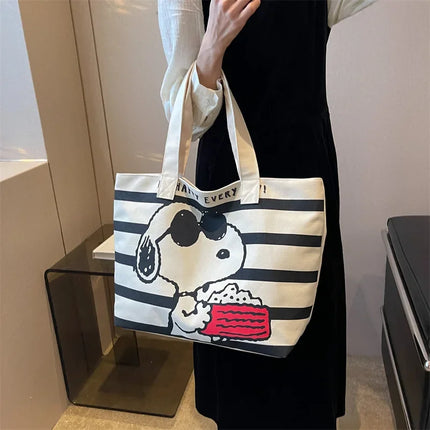 Hot BANDAI Snoopy Cute Cartoon Large Capacity Canvas Bag for Female Students To Hold Books Tote Mommy Bag