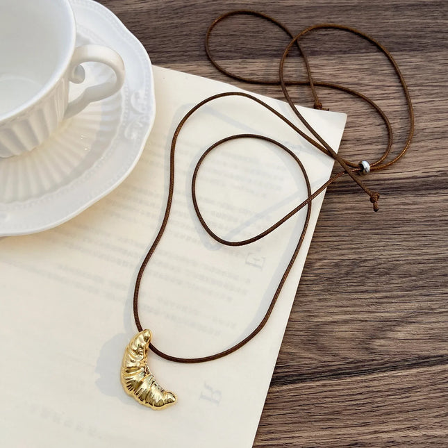 LATS Simple Cow Horn Long Necklace for Women Leather Rope Light Luxury Sweater Chain Fashion Jewelry Accessories Wholesale
