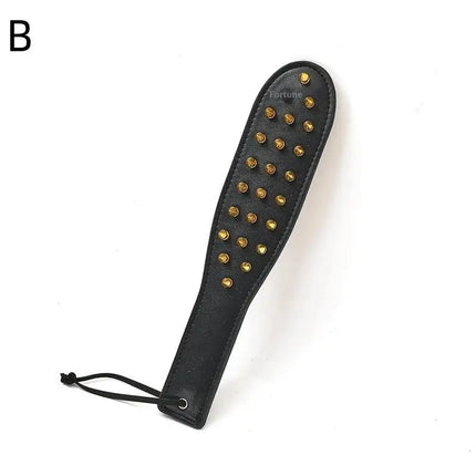 New 1Pc Queen Training Adult Games Sex Toys Husband Whip Toys Leather Rivet Clap Hand Flirting Spanking Alternatives