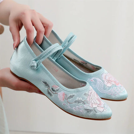 Fashion Embroidery Chinese Style Low-heel Women Shoes Elegant Casual Zapatos Vintage Woman Cloth Single Shoes Ethnic Style