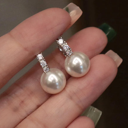 Huitan Elegant Lady Delicate Wedding Earrings Simulated Pearl Shiny Zirconia Pendant Jewelry for Engagement Delicate Accessories