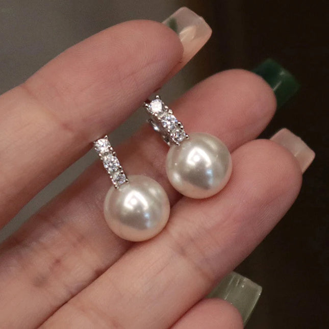 Huitan Elegant Lady Delicate Wedding Earrings Simulated Pearl Shiny Zirconia Pendant Jewelry for Engagement Delicate Accessories