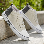 WHITE / 44