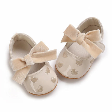 Spring and Autumn Embroidered Peach Heart Step Bow-knot Baby Shoes 0-1 Year Old Hand held Male and Female Baby Soft Bottom