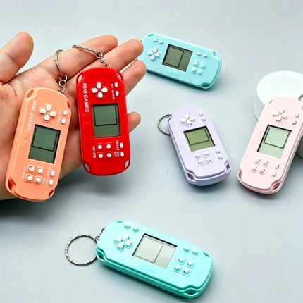 Hot Selling Mini Handheld Game Keychain Classic Tetris Retro Pocket Electronic Game Machine 26 Games Children Surprise Gift Toy