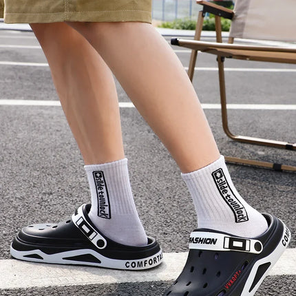 New fashion sandals Men's EVA casual comfortable hole garden shoes outdoor men's beach sandals indoor home unisex slippers