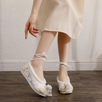 Chasing Moon Hot Sale Of The Season New Style Ming Dynasty Hanfu Shoes National Style Upturned Head Cotton Shoes Ancient Wedding
