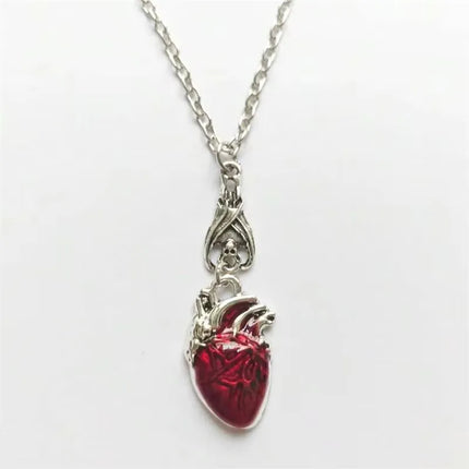 Gothic Vampire Bat Bloody Heart Pendant Necklace Fashionable Pagan Witch Jewelry Anatomy Heart Halloween Accessories Gift