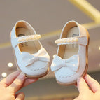 WHITE / 29