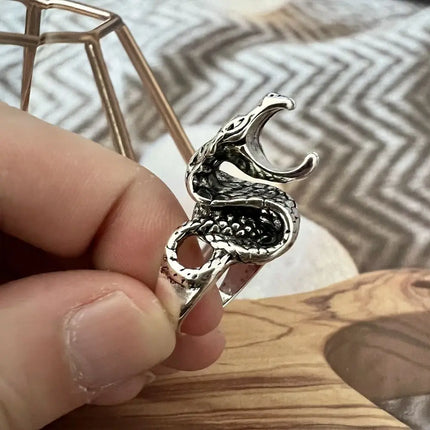 1PC Cigarette Holder Rack Dragon Ring Finger Clip Smoke Cool Gadgets for Man Gift Smoking Accessory Cigarette Smoker Tool Metal