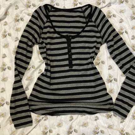 Y2K Striped T-shirt Vintage Punk V Neck Half Open Buckle Long Sleeve Top Gothic Subculture Punk Casual Slim Fit Versatile Tops