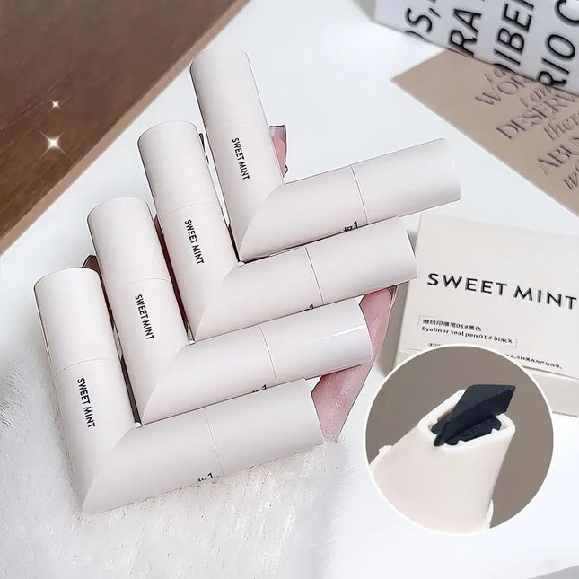 Waterproof Double-Wing Integrated Eyeliner Stamp - Sweat Proof & Long Lasting Easy to Use for Beginners Lazy Makeup Stencil