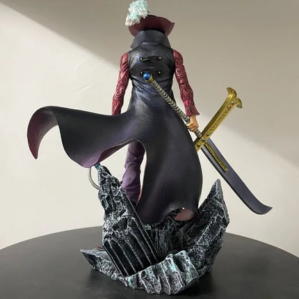 Lx One Piece Dracule Mihawk Shichibukai Swordsman Interchangeable Hands Anime Figure Collectible Model Desktop Decoration