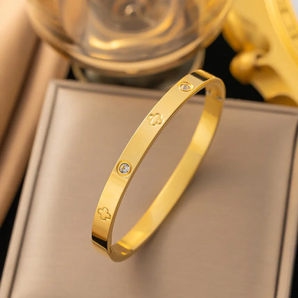 Luxury Stainless Steel Diamond Embedded Bracelet Ring Set for Women 4 Pieces High-End Feelings Jewelry Vintage Style