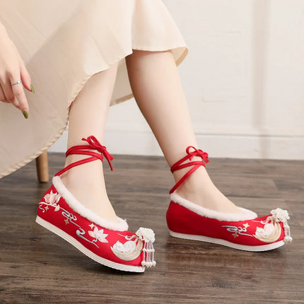 Chasing Moon Hot Sale Of The Season New Style Ming Dynasty Hanfu Shoes National Style Upturned Head Cotton Shoes Ancient Wedding