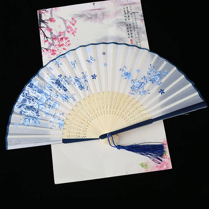 1 pcs Exiquisite Cat Patterns Summer Gift Cartoon Bamboo Wooden Folding Fan Fan Crafts Silk Fan Home Decoration