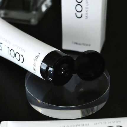 makeup remover is hydrophilic and oil-friendly, removes makeup gently without tightening makeup remover