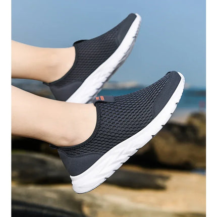 2025 New Shoes Men Loafers Light Walking Breathable Summer Comfortable Casual Shoes Men Sneakers Zapatillas Hombre Plus