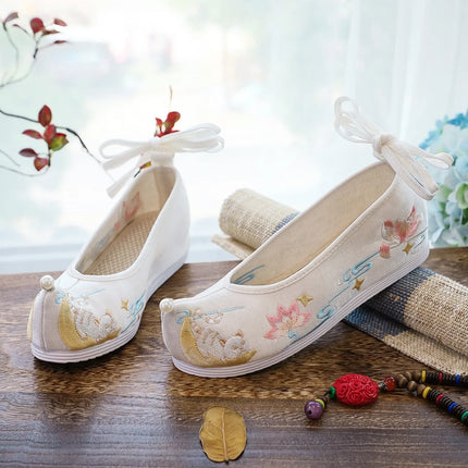 Chasing Moon Hot Sale Of The Season New Style Ming Dynasty Hanfu Shoes National Style Upturned Head Cotton Shoes Ancient Wedding