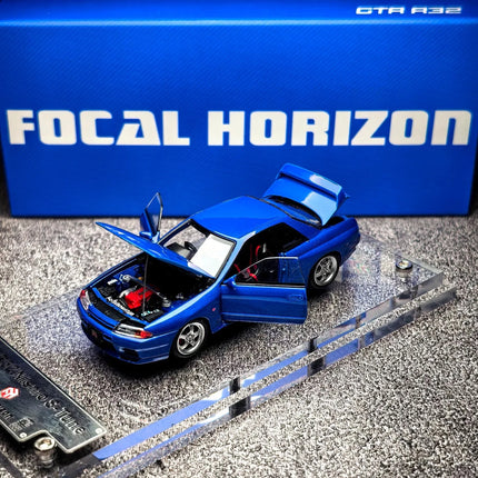 FH1:64 full-opening car model, Skyline R33 R32 detailed engine, double-layer transparent crystal platform, gift box packaging