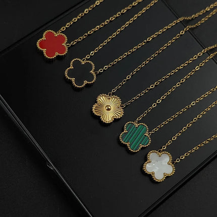 Fashlonable Womens Flve Leaf Flower Gold Plated Pendant Necklace For Women Temperament Llght Luxury Hlgh Quallty Clavicle Chain