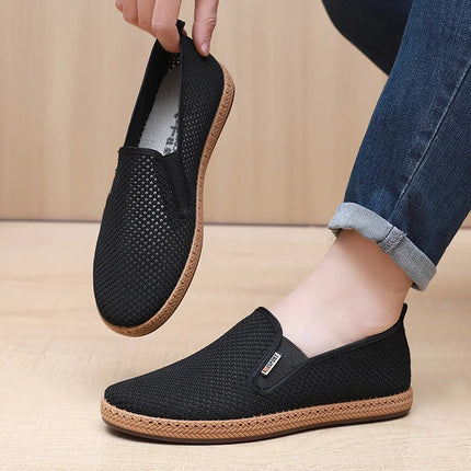 2025 Summer Men's Mesh Shoes Hollow Breathable Lightweight Men's Fabric Shoes Soft-soled Anti-slip Men's Shoes