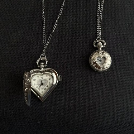 Keychain Design Hollow Heart Pocket Watch Fashion Style Couple Gift Steampunk Clock Hollow Heart Vintage Look Watch Chain Gift