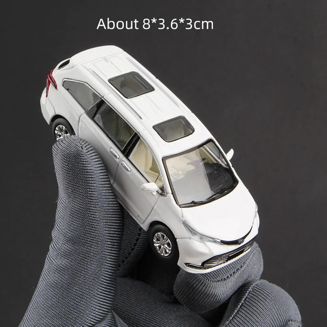 Massdi 1:64 Toyota Sienna Car Model Alloy MPV Miniature Diecast Vehicles Toy Collection