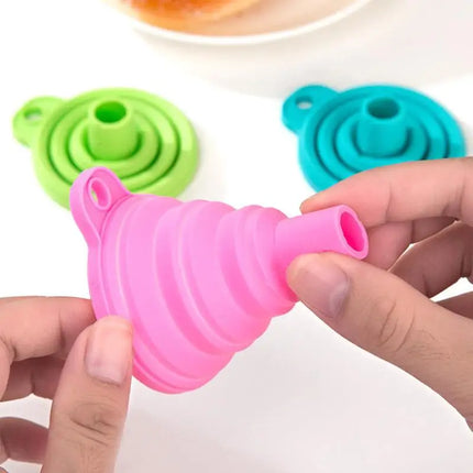 Foldable Telescopic Mini Funnel for Home Use, Plastic Funnel for Pouring Oil, Household Silicone Funnel for Oil Dispensing