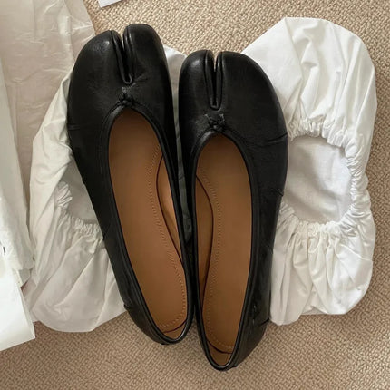 Fashion Soft Leather Split Toe Women Tabi Ballet Flats Spring Autumn Comfortable Walking Lazy Loafers Casual Girls Dance Shoes