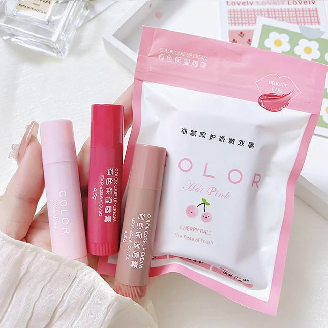 Colored moisturizing lip balm that hydrates, moisturizes, reduces lip lines, and prevents dryness.