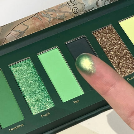 8 Colors Diamond Pearl Punk Green Eyeshadow Halloween Makeup Palette Waterproof Matte Smoky Polarized Green Eye Shadow Palette