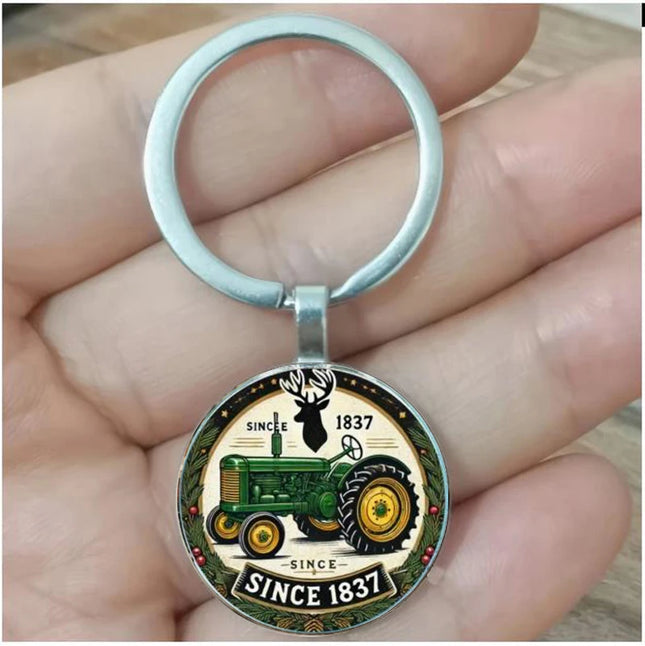 Retro tractor keychain - made of zinc alloy, with a "self 46.51 meter" design, perfect for holiday gifts