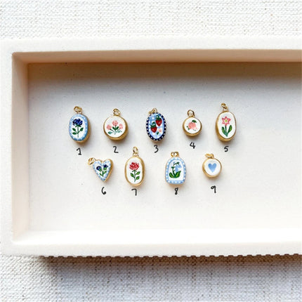 Simple and versatile color blocking butterfly love flower DIY pendant accessories gold-plated color preservation