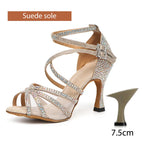 7.5cm heel / 42 (10.2in) / Mainland China