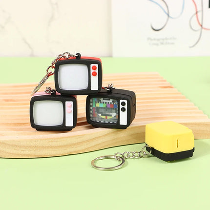Mini Vintage TV Set Keychain Simulation LED Sound TV Model Keyring Creative Television Key Holder Bag Pendant Car Key Ring